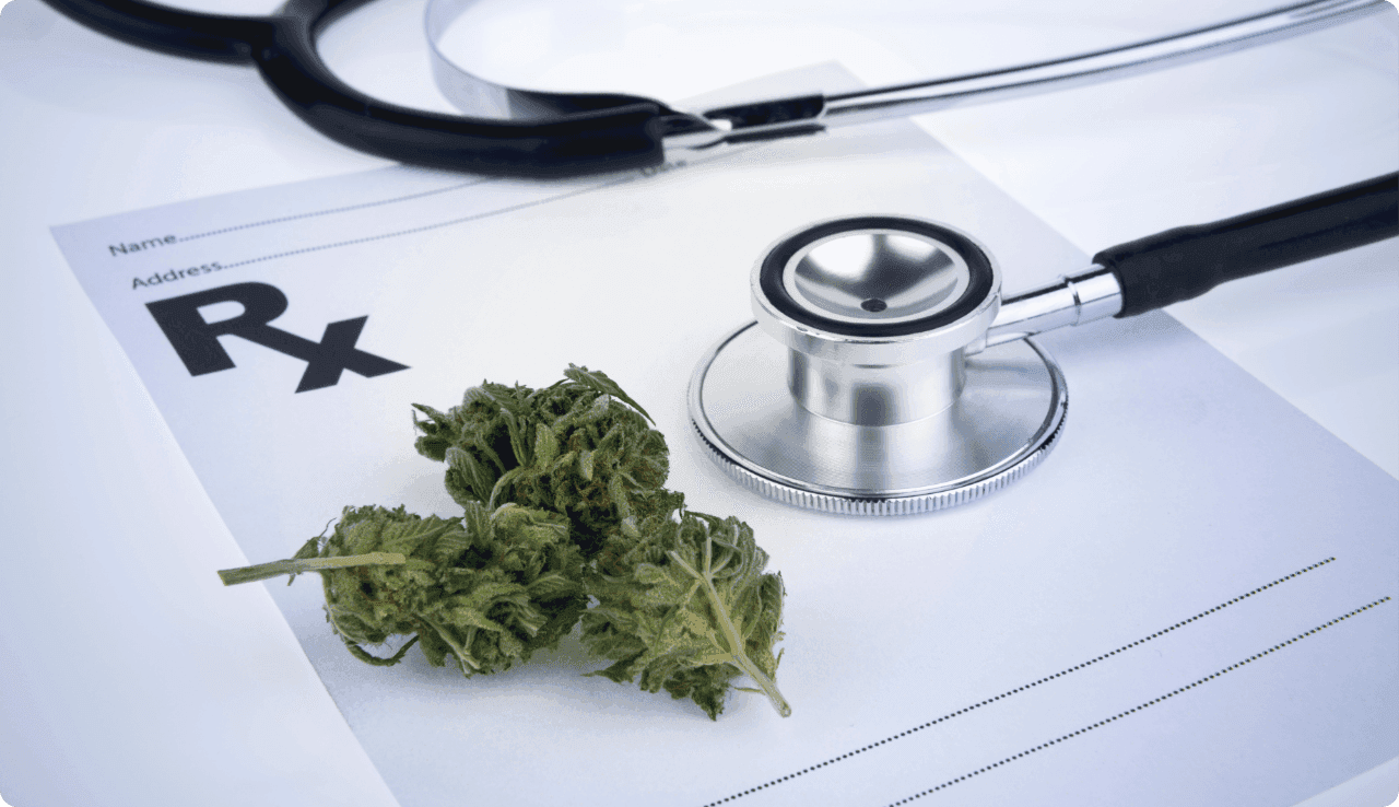 Bild mit Stetoskop und Cannabisblüten